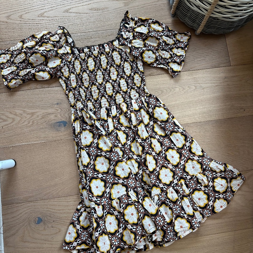 Women’s NWT Mille Resort & Travel Casual mini dress smock ruffle